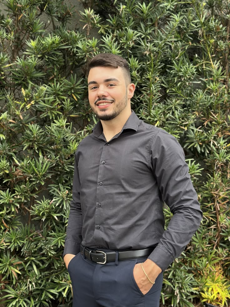 Elias, 20